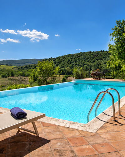 Villa Santa Barbara, Pool and Relax, Siena Country: Piscine, Bleu, Recours, Été, Mobilier De Jardin, Thermes, Eco Hôtel, Balancelle, Hacienda, Loisir