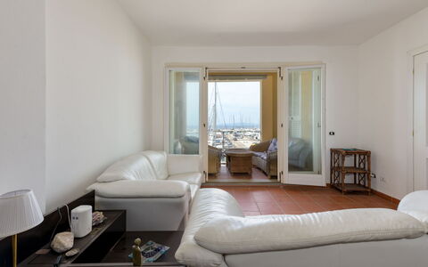 Al Porto: Meubles, Design Intérieur, Sol, Sol, Canapé, Plafond, Pièce, Appartement, Salon, Table