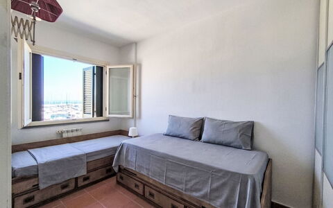 Al Porto: Sol, Sol, Meubles, Appartement, Design Intérieur, Plafond, Pièce, Lit, Chambre, Dur