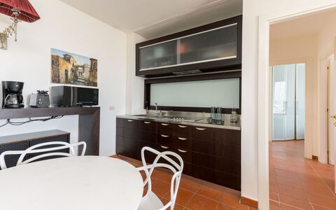 Al Porto: Design Intérieur, Cuisine, Sol, Comptoir, Bois, Meubles, Plafond, Sol, Appareil De Cuisine, Pièce