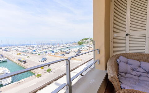 Al Porto: Appartement, Marina, Navire, Balcon, Bateau, Mât, Hôtel, Port, Architecture Navale, Port