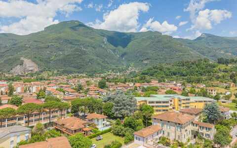 Nido nel Centro: Montagnes Relief, Montagne, Colline, Zone Résidentielle, Montagnes, Quartier, Paysage, Chaîne De Montagnes, Maison, Station De Montagne