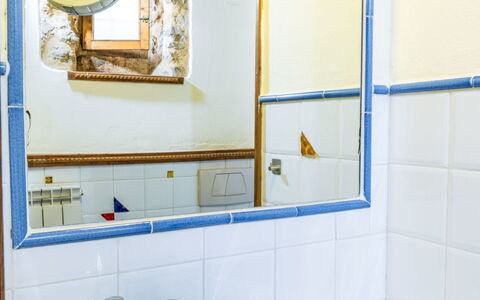 Fibbialla: Miroir, Luminaire Plomberie, Design Intérieur, Salle De Bains, Plomberie, Robinet, Lavabo, Tuile, Verre, Luminaire