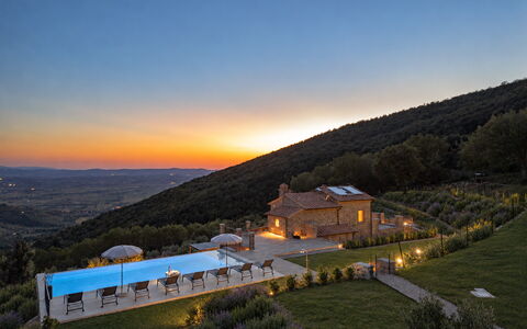 Villa Maddalena alla Guglielmesca: Piscine, Recours, Soirée, Eco Hôtel, Villa, Village De Montagne, Ville Resort