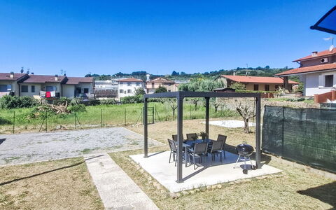 Sondolo: Familiale, Appartement, Véhicule De Luxe, Mid-Taille Car, Parking, Sedan, Voiture Compacte, City Car