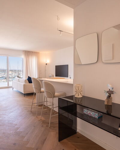 Terrazza Mare, Jacuzzi and Seaview: Design Intérieur, Sol, Meubles, Sol, Appartement, Plafond, Chaise, Parquet, Salon