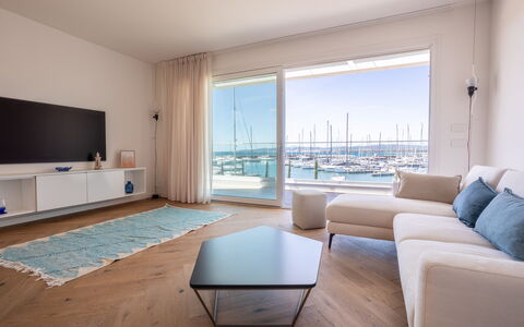Porto di Luce Luxury, Jacuzzi and Seaview: Meubles, Sol, Sol, Parquet, Appartement, Chaise, Revêtement De Sol Stratifié, Dur, Hôtel