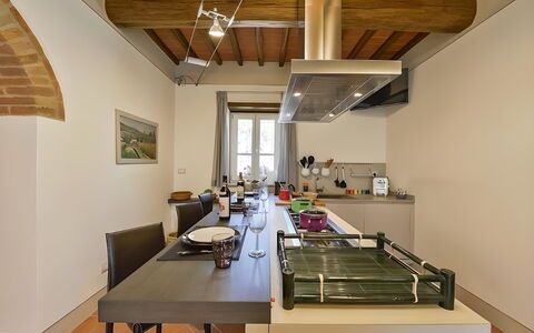 Villa Larino: Meubles, Design Intérieur, Cuisine, Sol, Comptoir, Appareil De Cuisine, Bois, Plafond, Éclairage, Sol
