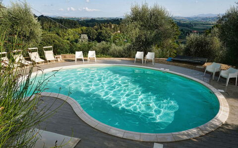 Villa Larino: Piscine, L'Eau, Mobilier De Jardin, Recours, Composite, Thermes, Eco Hôtel, Chaise, Ombre, Hôtel