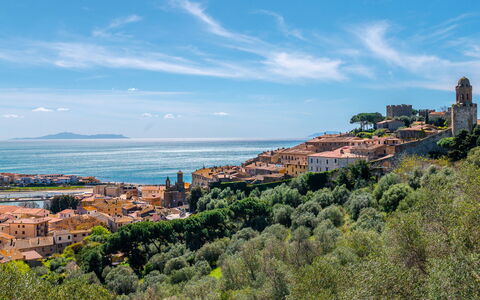 Casa Lelà: Bleu, L'Eau, Horizon, Côte, Zone Résidentielle, Ville, Cotiers Et Relief Océaniques, Mer, Été, Maison