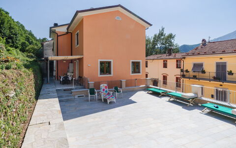 Dimora Polle di Malbacco: Mobilier De Jardin, Chaise, Balcon, Ombre, Cour, Tableau De Plein Air, Eco Hôtel, Plante D'Appartement, Villa