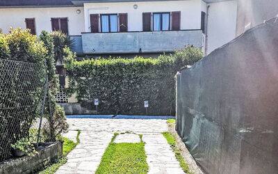 Marina di Massa 651: Allée, Jardin, Passerelle, Dalle, Ombre, Ruelle, Aménagement Paysager, Arrière-Cour, Pavé, Ombre