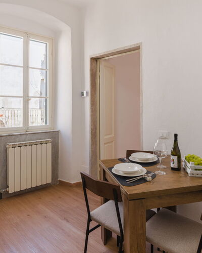Casa Vacanze al Teatro: Meubles, Sol, Design Intérieur, Bois, Sol, Table Cuisine Et Salle A Manger, Cuisine, Plafond, Table, Parquet