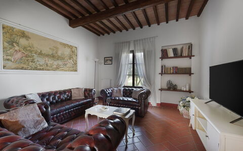 Villa Ginestraio 14: Meubles, Design Intérieur, Mur, Sol, Bois, Sol, Canapé, Pièce, Salon, Domicile