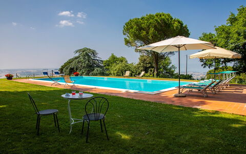 Torre di Paciano 10+2: Bleu, Piscine, Biens, Hacienda, Eco Hôtel, Jardin, Villa, Recours, Aménagement Paysager, Ferme