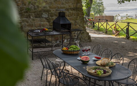 Torre di Paciano 10+2: Meubles, Mobilier De Jardin, Table, Chaise, Tableau De Plein Air, Jardin, Dalle, Arrière-Cour, Ombre, Table Cuisine Et Salle A Manger