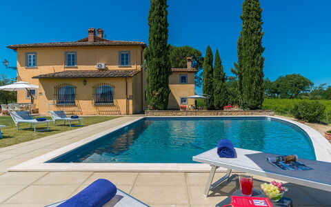 Villa Pucci 12: Bleu, Domicile, Biens, Piscine, Jardin, Mobilier De Jardin, Aménagement Paysager, Villa, Pelouse, Hacienda