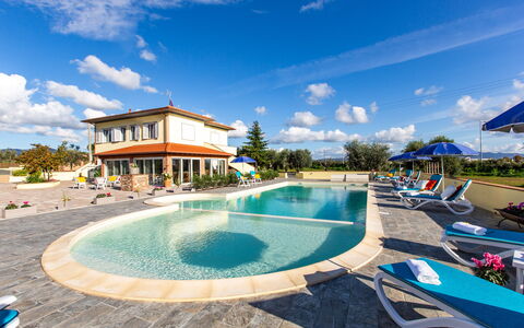 Il Nocciolo 12: Piscine, Recours, Biens, Mobilier De Jardin, Villa, Parapluie, Hôtel, Eco Hôtel, Aménagement Paysager, Ville Resort
