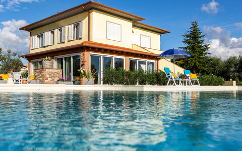 Il Nocciolo 12: Piscine, Domicile, Maison, Zone Résidentielle, Biens, Recours, Villa, Eco Hôtel, Mobilier De Jardin, Ombre