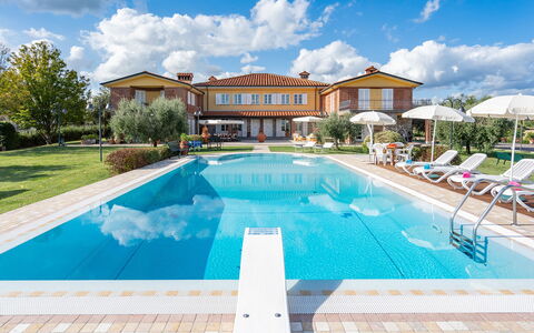Villa Gabri 8: Piscine, Recours, Biens, Eco Hôtel, Loisir, Villa, Mobilier De Jardin, Hacienda, Thermes, Jardin