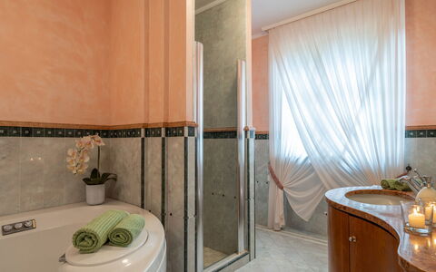 Villa Gabri 8: Design Intérieur, Sol, Luminaire Plomberie, Sol, Éclairage, Robinet, Pièce, Plomberie, Salle De Bains, Meubles