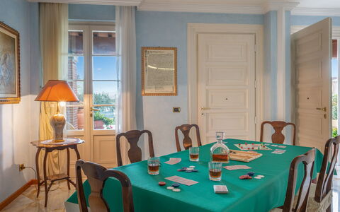 Villa Gabri 8: Meubles, Design Intérieur, Mur, Sol, Bois, Table, Chaise, Sol, Pièce, Salle À Manger
