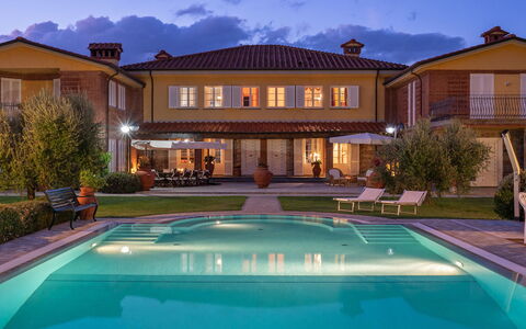 Villa Gabri 8: Piscine, Recours, Biens, Villa, Eco Hôtel, Thermes, Mobilier De Jardin, Cour, Manoir, Hacienda