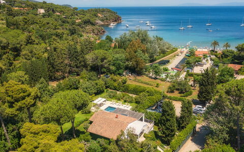 Villa Giomoa 8: Paysage, Vue Du Ciel, Recours, Biens, Photographie Aérienne, Côte, Eco Hôtel, Ville Resort, Aménagement Paysager, Baie