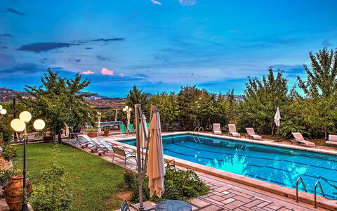 Villa Michelangelo 14: Piscine, Recours, Mobilier De Jardin, Eco Hôtel, Balancelle, Loisir, Thermes, Hôtel, Parapluie, Ville Resort