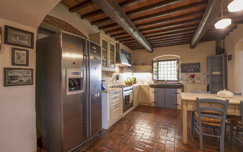 Buca delle Fate 8: Meubles, Design Intérieur, Sol, Mur, Cuisine, Bois, Cabinetry, Sol, Plafond, Appareil De Cuisine