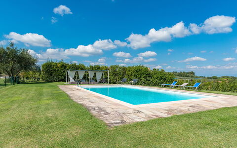 Casabianca 12: Bleu, Piscine, Jardin, Aménagement Paysager, Ombre, Pelouse, Plantation, Biens, Parc