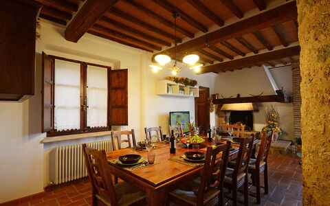 La Capanna di Franca 6+2: Meubles, Design Intérieur, Salle À Manger, Bois, Table, Plafond, Table Cuisine Et Salle A Manger, Sol, Chaise, Pièce