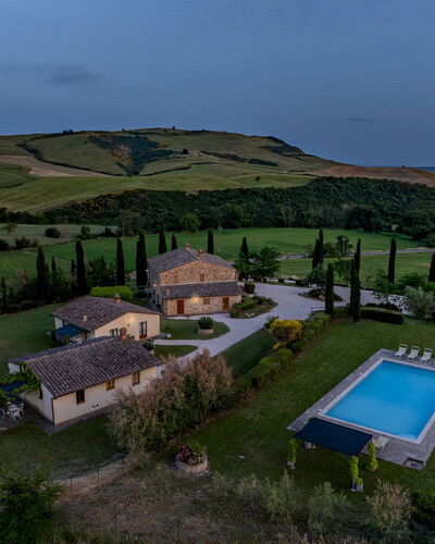 Podere Collelungo 14: Domicile, Biens, Chalet, Ferme, Villa, Hacienda, Manoir, Piscine, Arrière-Cour