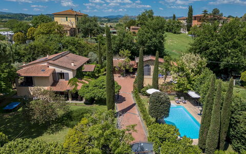 Villa Joy 6: Arbre, Zone Résidentielle, Maison, Toit, Quartier, Paysage, Arbuste, Domicile, Vue Du Ciel, Lot Terre