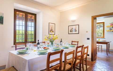 Poggio Medei 10: Meubles, Table, Design Intérieur, Salle À Manger, Sol, Table Cuisine Et Salle A Manger, Pièce, Chaise, Domicile, Plafond