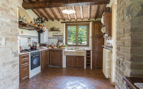 Casale al Doglio 6+1: Mur, Meubles, Cuisine, Design Intérieur, Bois, Sol, Comptoir, Cabinetry, Domicile, Sol
