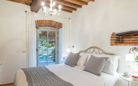 Torre Ginestre 12: Mur, Meubles, Design Intérieur, Chambre, Domicile, Lit, Plafond, Literie, Linge, Drap De Lit