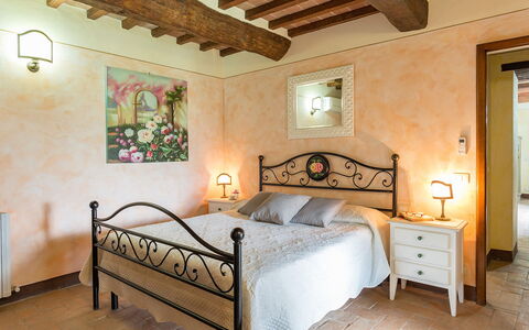 La Torretta 10: Meubles, Design Intérieur, Lit, Chambre, Sol, Sol, Pièce, Cadre De Lit, Literie, Drap De Lit