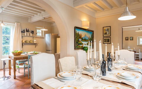 Albachiara 8: Meubles, Design Intérieur, Mur, Chaise, Salle À Manger, Table, Sol, Table Cuisine Et Salle A Manger, Plafond, Domicile