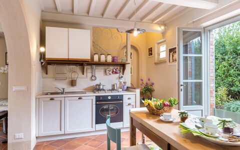 Albachiara 8: Meubles, Appareil De Cuisine, Cuisine, Design Intérieur, Principaux Appliance, Comptoir, Sol, Bois, Électroménager, Domicile
