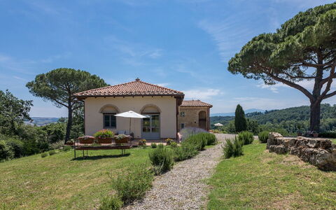 Il Colle di Donna Ilaria 12: Herbe, Arbuste, Paysage, Lot Terre, Zone Rurale, Communauté Des Plantes, Chalet, Couverture De Sol, Ferme