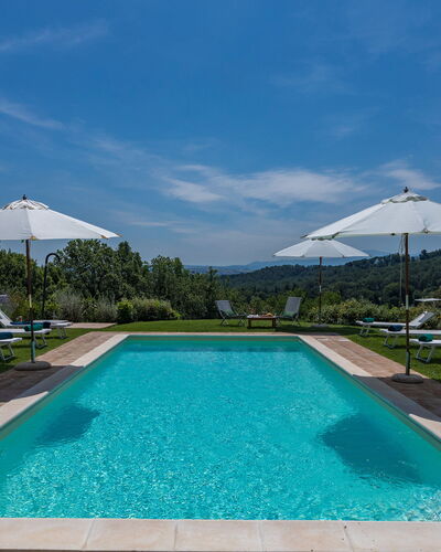 Il Colle di Donna Ilaria 12: Bleu, Piscine, Colline, Jardin, Aménagement Paysager, Recours, Balancelle, Plantation, Mobilier De Jardin, Cumulus