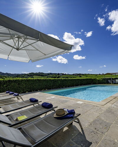 Casale dei 12: Bleu, Piscine, Mobilier De Jardin, Recours, Ombre, Jardin, Aménagement Paysager, Loisir, Parapluie, Eco Hôtel