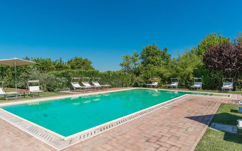 Finestra su Siena 16: Piscine, Recours, Jardin, Biens, Thermes, Aménagement Paysager, Eco Hôtel, Hacienda, Ombre, Mobilier De Jardin