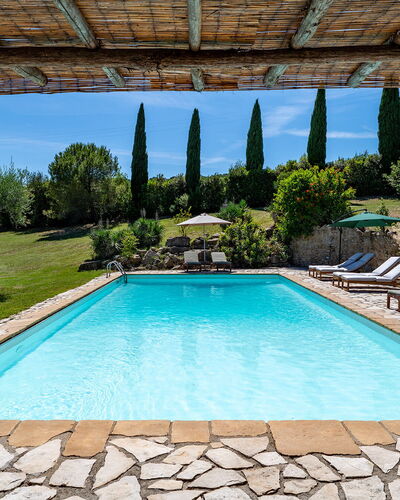 Cinque Cipressi 8: Bleu, Piscine, Recours, Mobilier De Jardin, Caractéristique De L'Eau, Loisir, Jardin, Aménagement Paysager, Eco Hôtel, Ombre