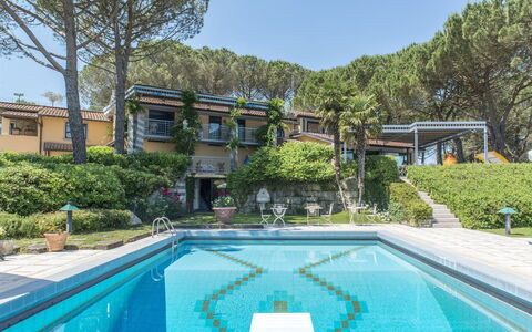 Il Vignale 18+2: Piscine, Recours, Eco Hôtel, Biens, Jardin, Ombre, Hacienda, Hôtel, Aménagement Paysager, Villa