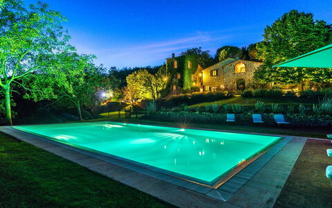 Monticchia 10: Piscine, Jardin, Recours, Biens, Eco Hôtel, Hacienda, Aménagement Paysager, Arrière-Cour, Caractéristique De L'Eau, Ombre