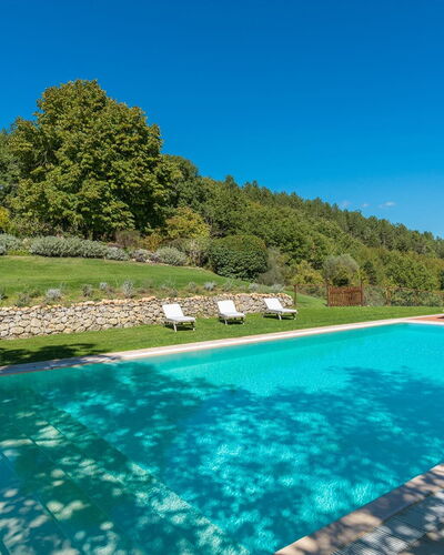 Monticchia 10: Bleu, Paysage Naturel, Biens, Piscine, Jardin, Aménagement Paysager, Ferme, Villa, Eco Hôtel, Hacienda