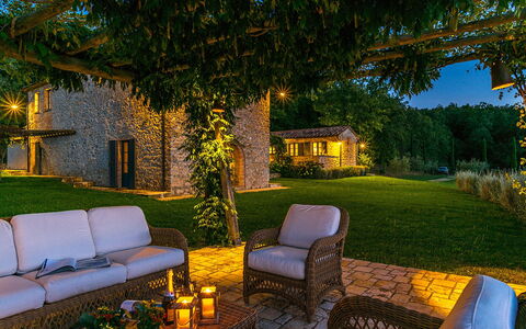 Muffato 6: Herbe, Jardin, Domicile, Chalet, Biens, Aménagement Paysager, Arrière-Cour, Pelouse, Piscine, Mobilier De Jardin