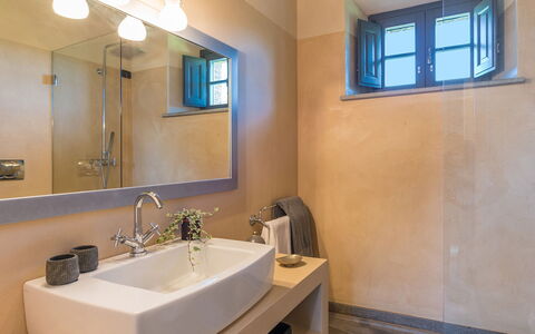 Muffato 6: Luminaire Plomberie, Sol, Design Intérieur, Salle De Bains, Mur, Lavabo, Évier, Sol, Robinet, Plafond